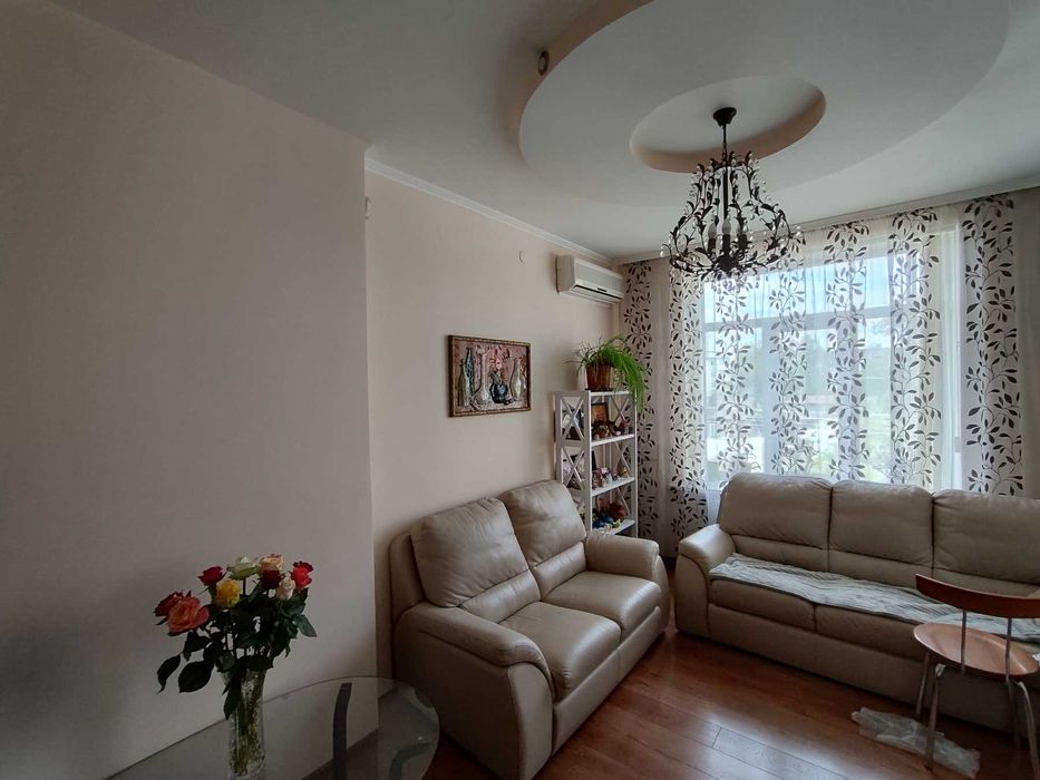 № 12636 - Простора двохповерхова 4 к. квартира, Центр, Київська