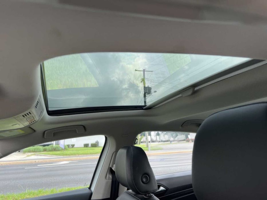 Volkswagen Jetta SEL      2019