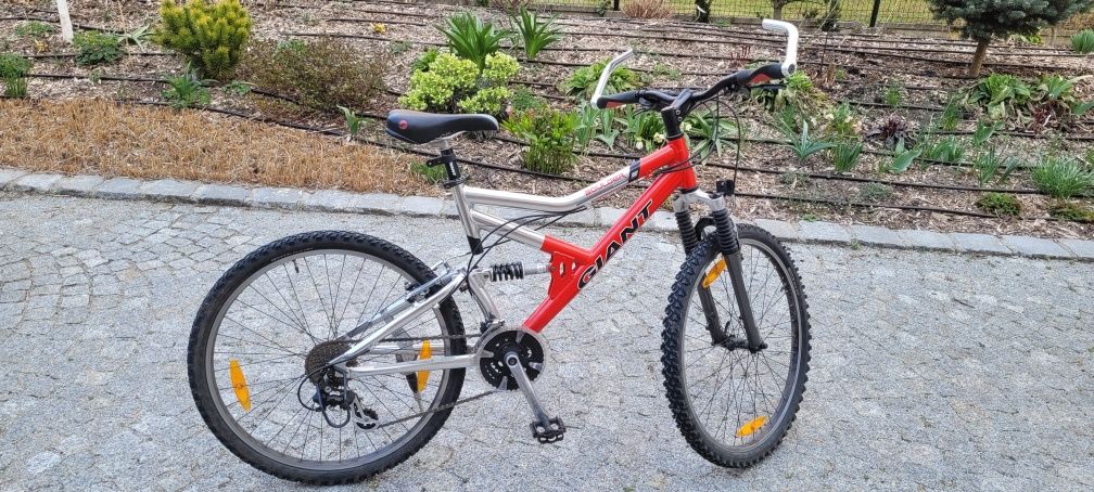 Giant boulder ds 26