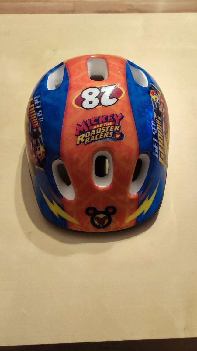 Kask dziecięcy  w rozmiarze 44-48 cm.