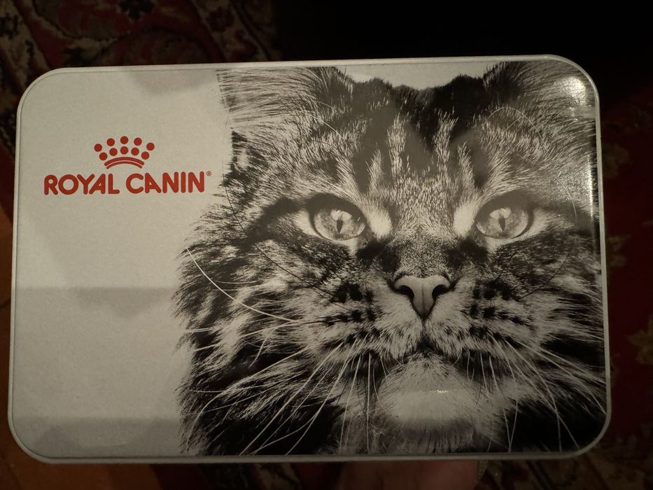 Lata de raçao royal canin