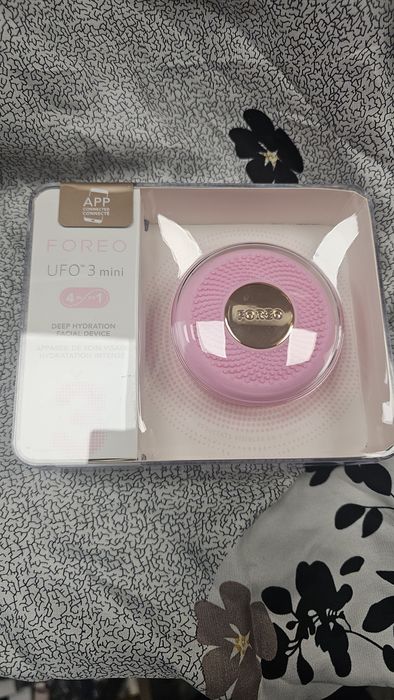 Foreo UFO 3 mini  urządzenie do pielęgnacji twarzy