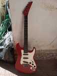 Guitarra elétrica vermelha