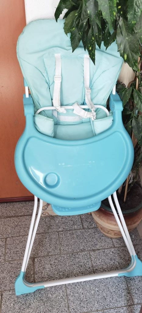 Cadeira de bebé para comer