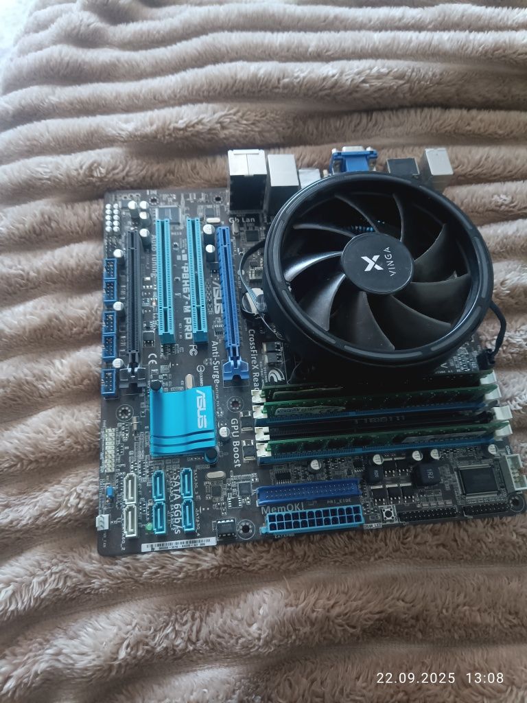 Комплект P8h67-m pro,10gb озу ddr3 1333, i5 2400,куллер