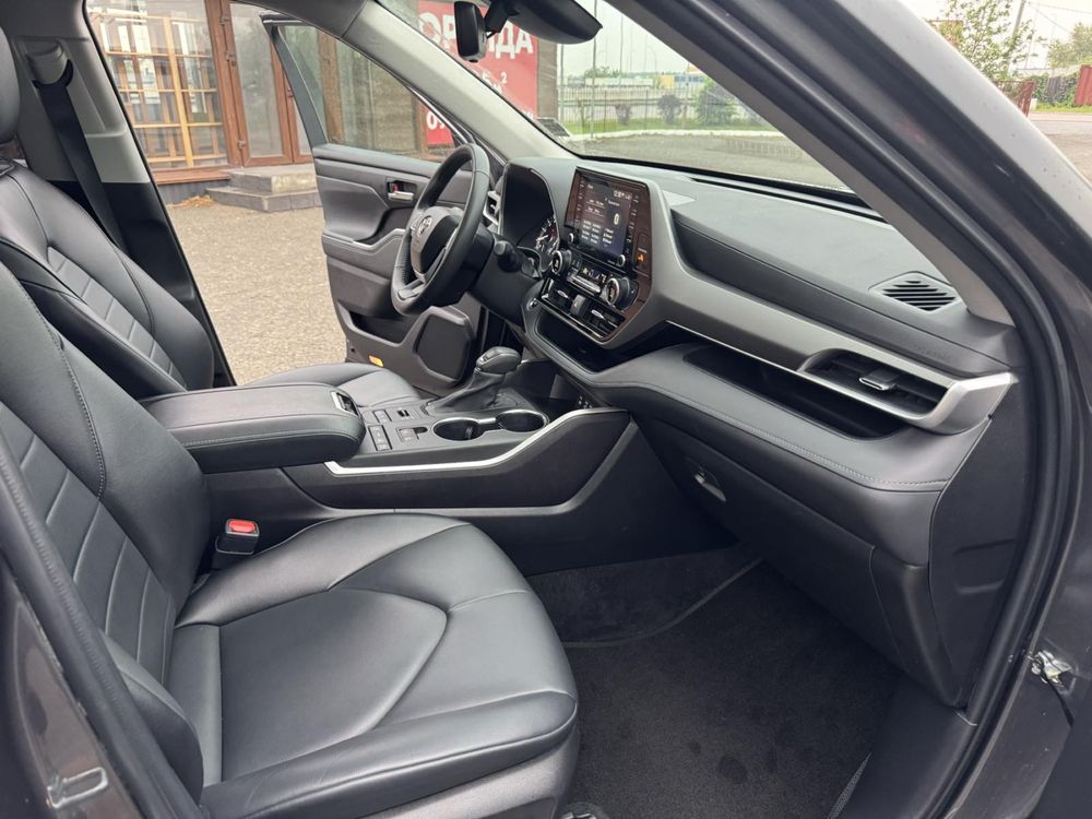 Автомобіль Toyota HIGHLANDER 2022 рік 3.5
