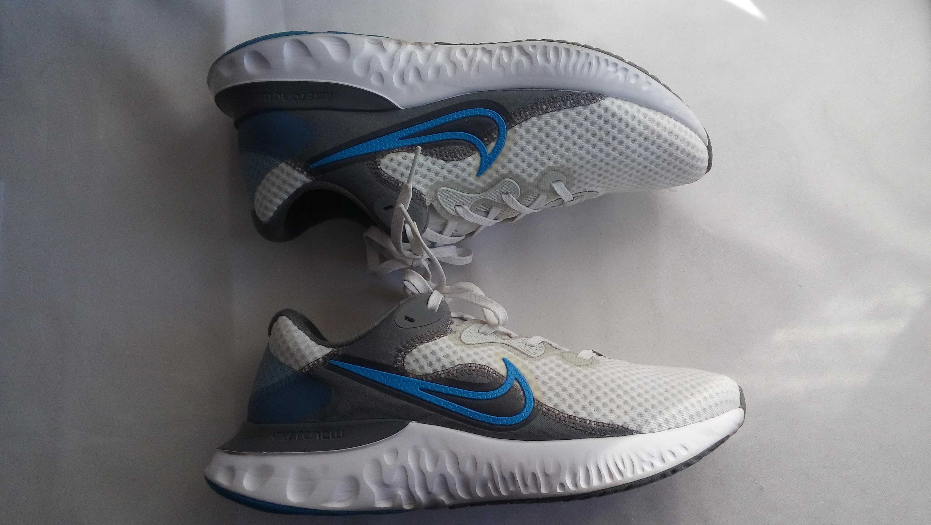 Кроссовки Nike Renew Run 2.Размер 42,5 стелька 27,5 см. Б.У.