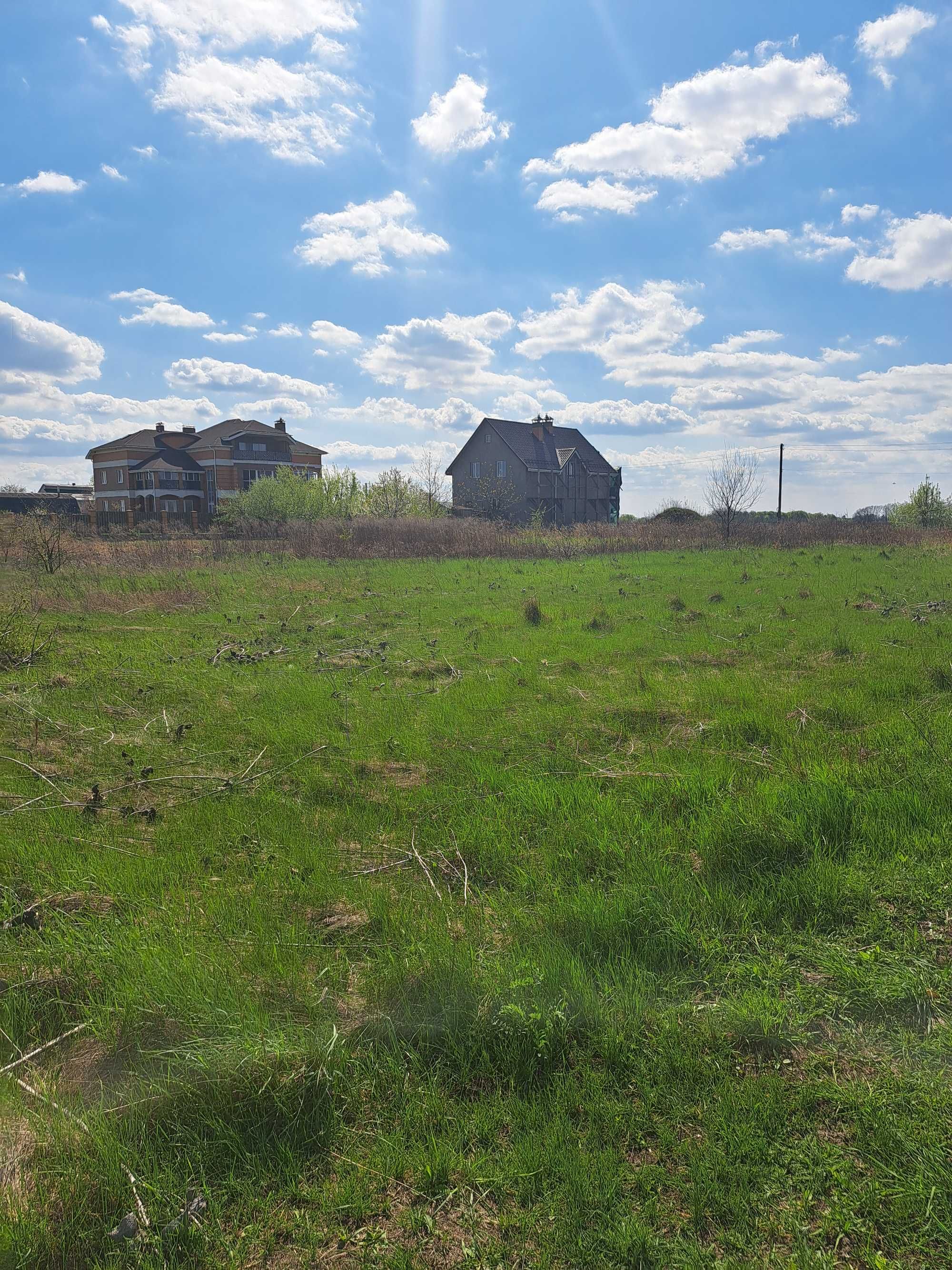 Земельна ділянка 0, 2145 га в с.Стайки під житлову забудову.