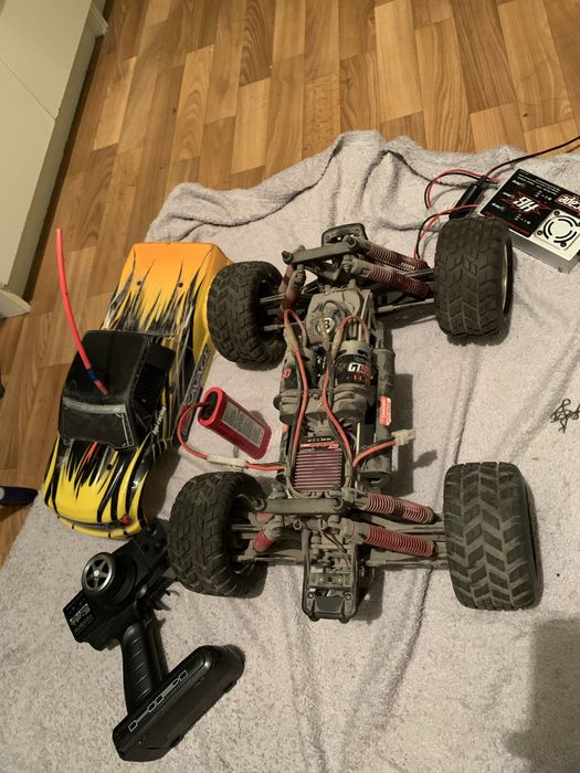 Машинка на радіокеруванні HPI E savage battery