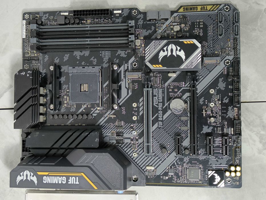 Материнська плата ASUS TUF B450-PRO GAMING sAM4 B450 чіпсет під RYZEN