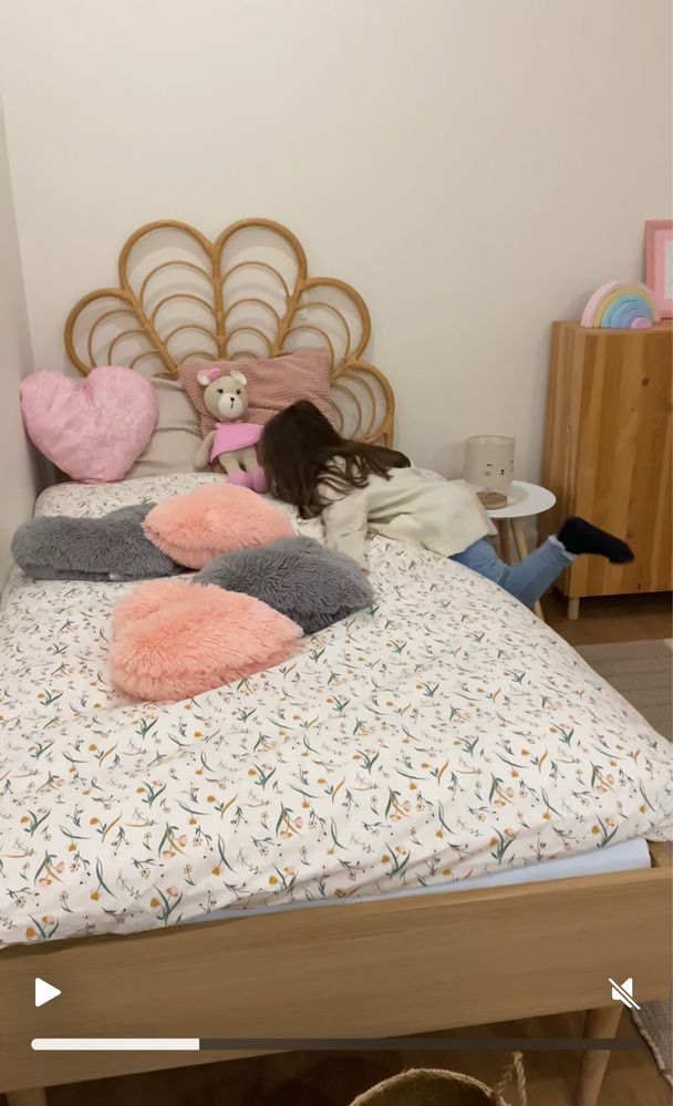 Cama individual com cabeceira