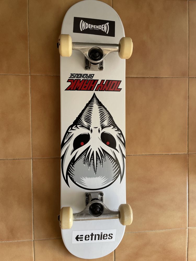 Skate Tonyhawk branco