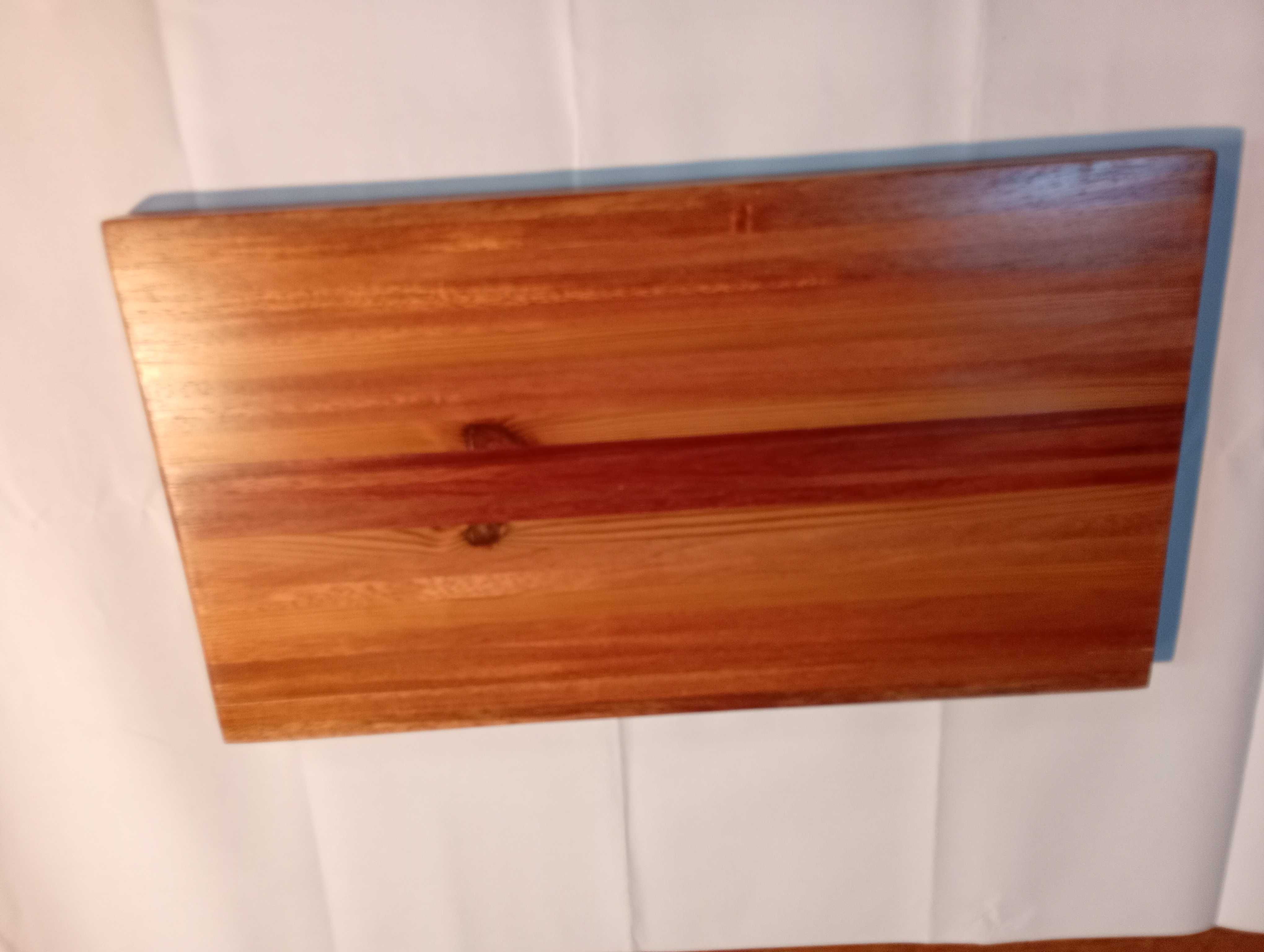 Tábua em madeira exótica para cozinha ou restaurante