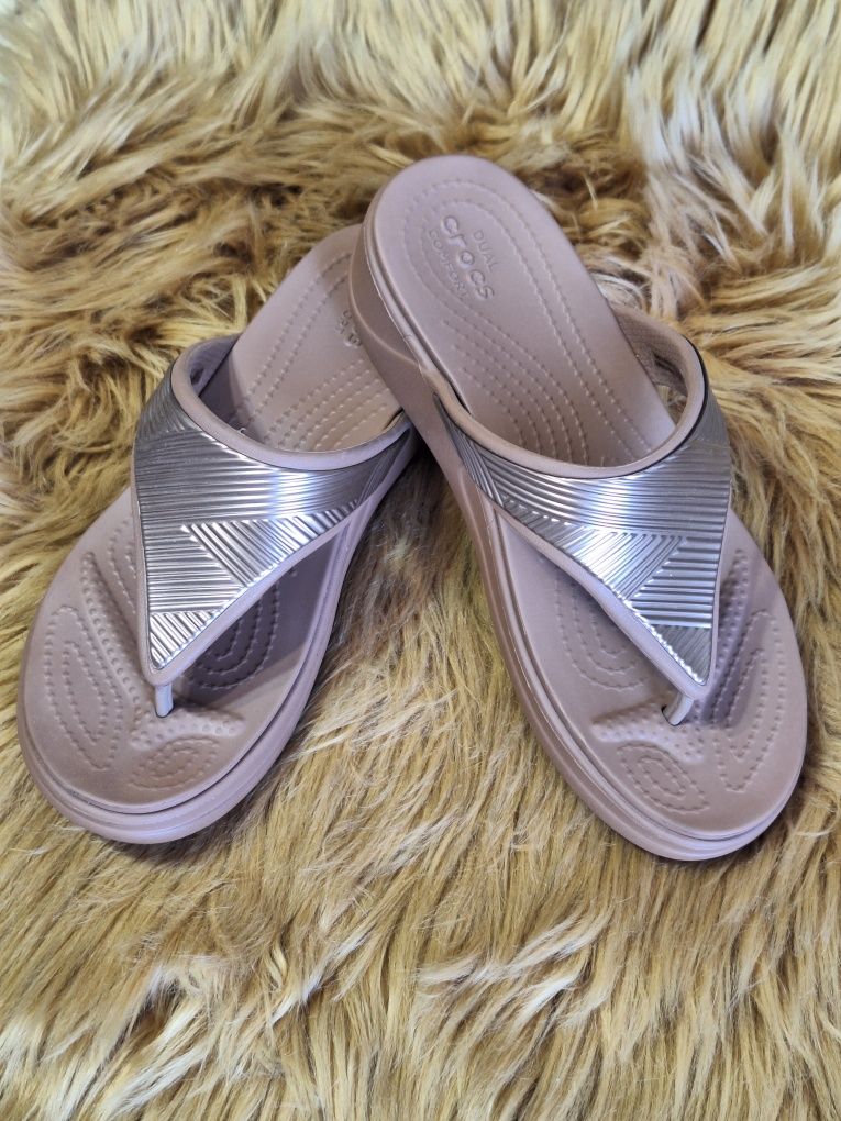 Шлёпанцы CROCS Monterey Metallic Wedge