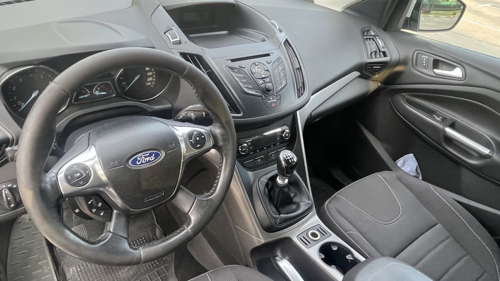 Продаж Fоrd kuga 2013 рік