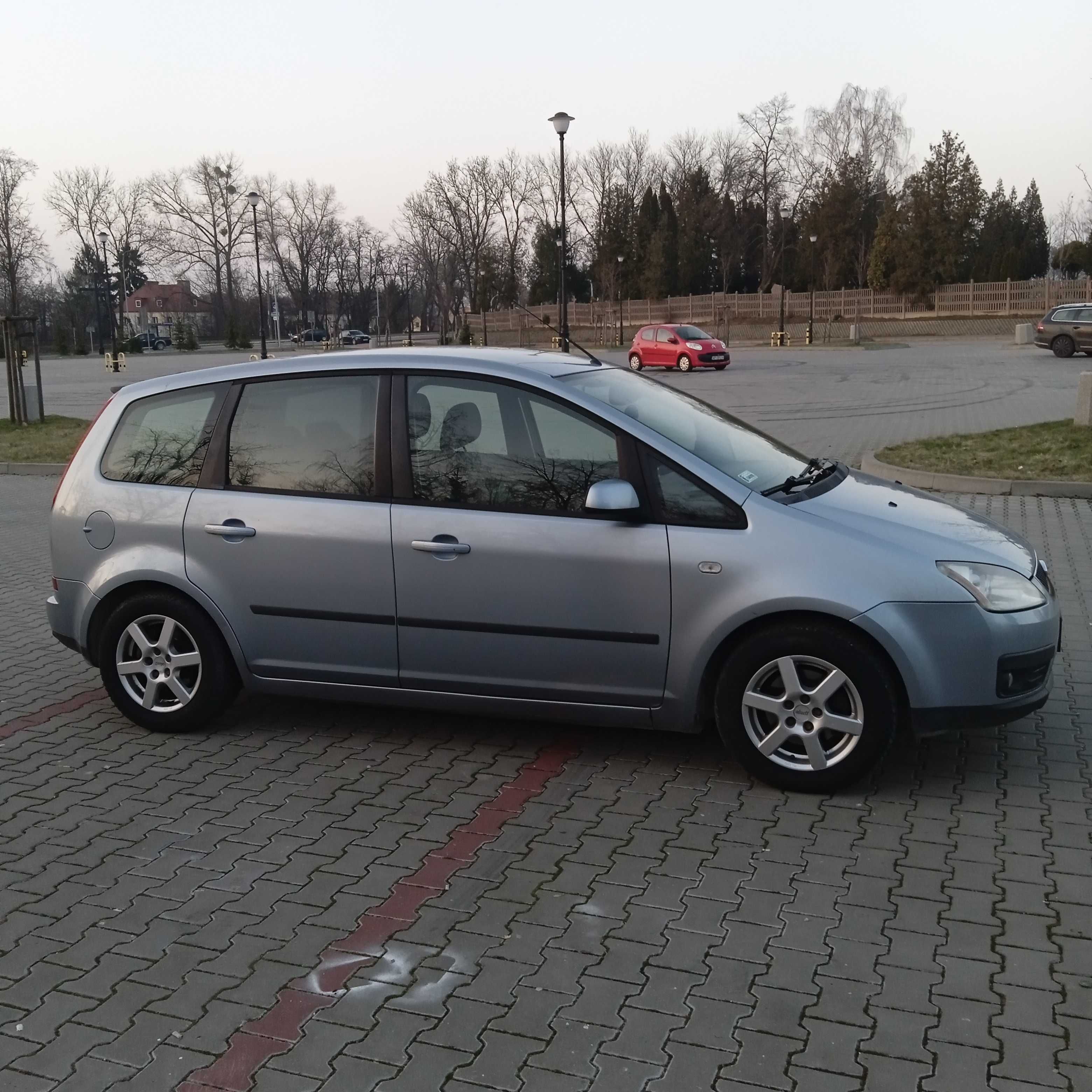 Ford C- max, bogate wyposażenie