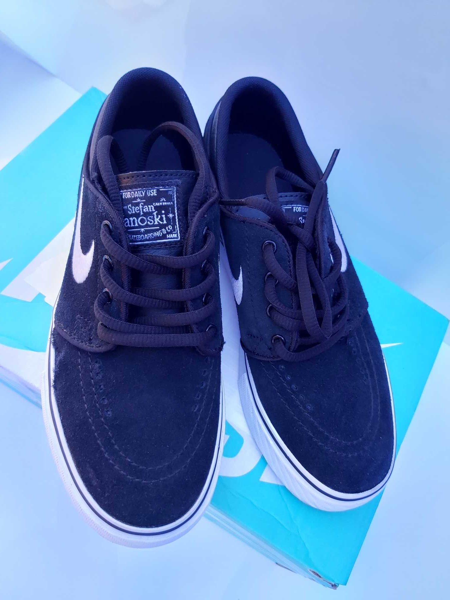 Sportowe sneakersy NIKE Stefan Janoski czarne zamszowe 36