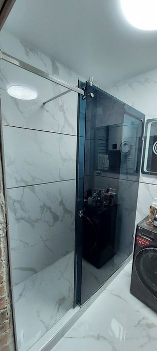 Душова кабіна, перегородки перила двері із загартованого скла
