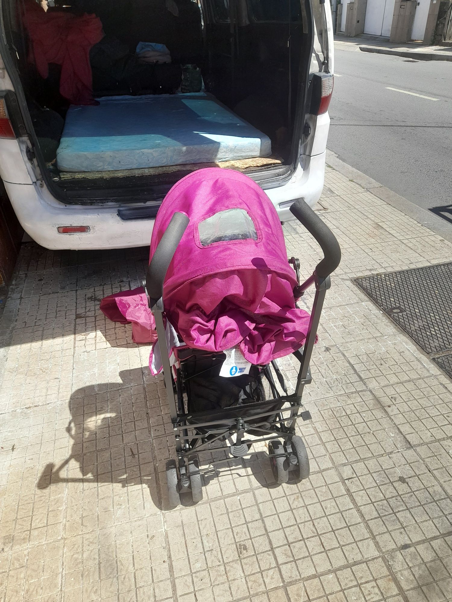 Carrinho de bebé com saco