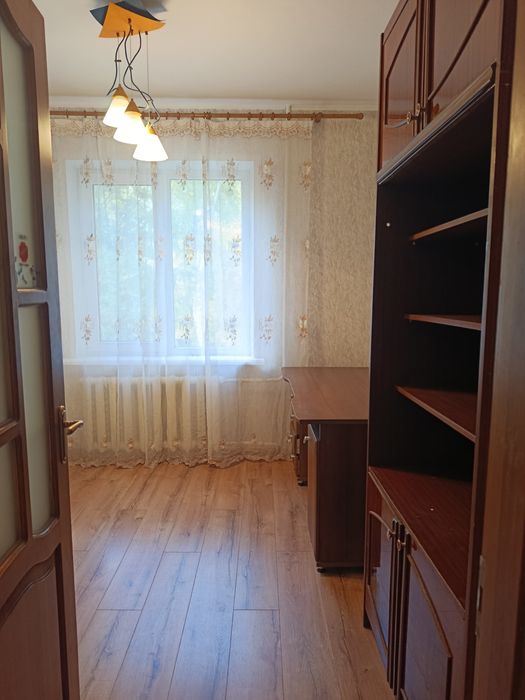 Трёхкомнатная квартира на Таирова. ТЦ Вузовский. Средний этаж