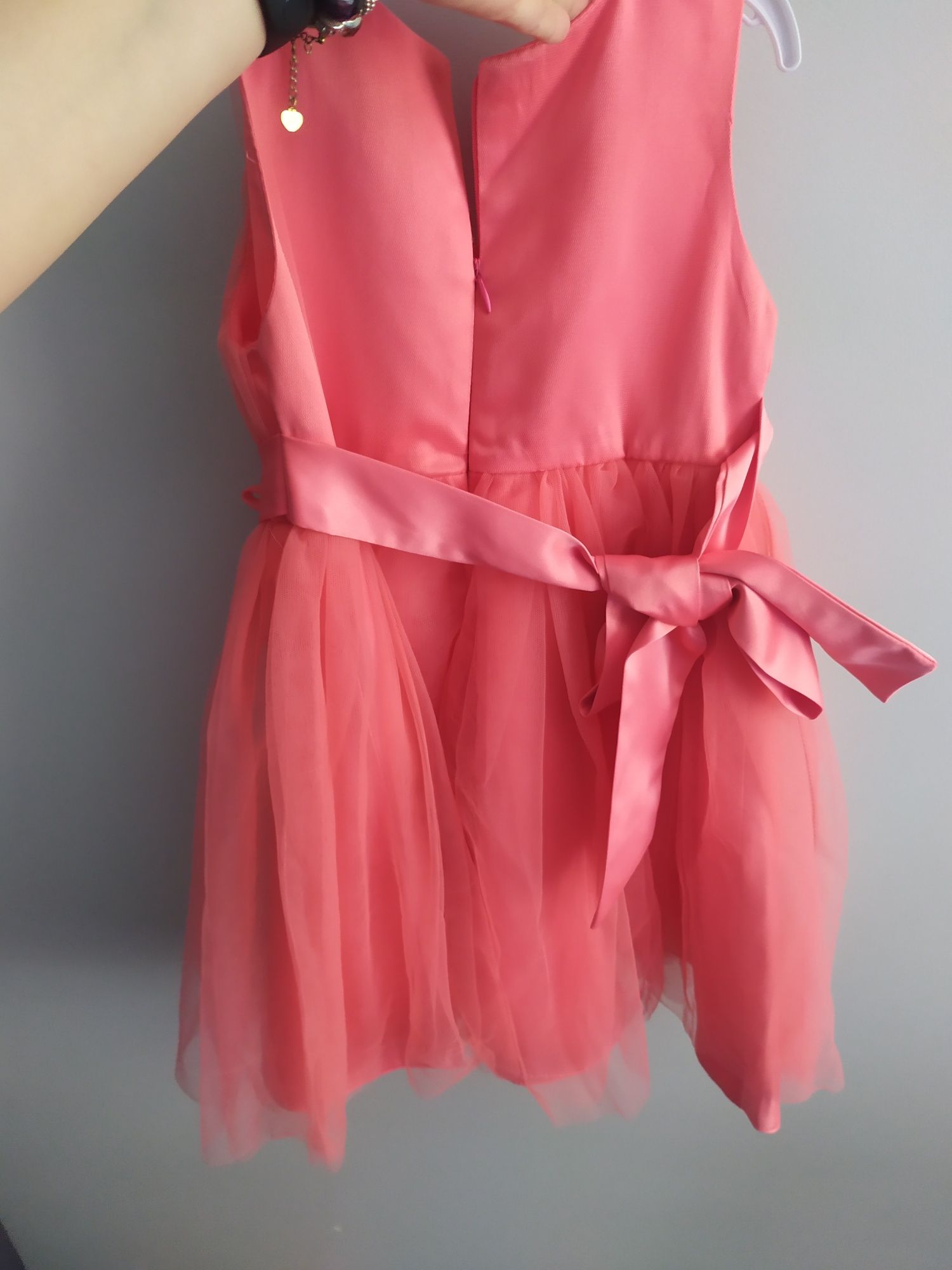 Piękna tiulowa arbuzowa sukienka neon weselna dla księżniczki 104/110