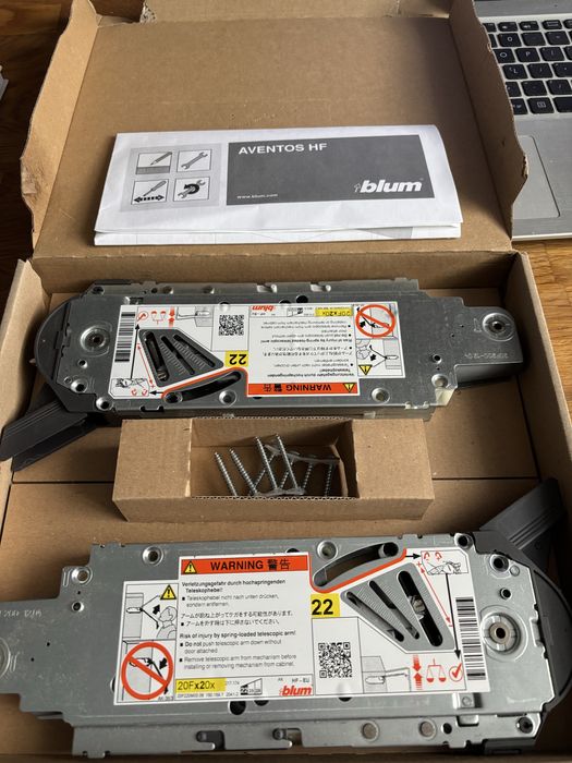 BLUM 22 F podnośnik Aventos HF