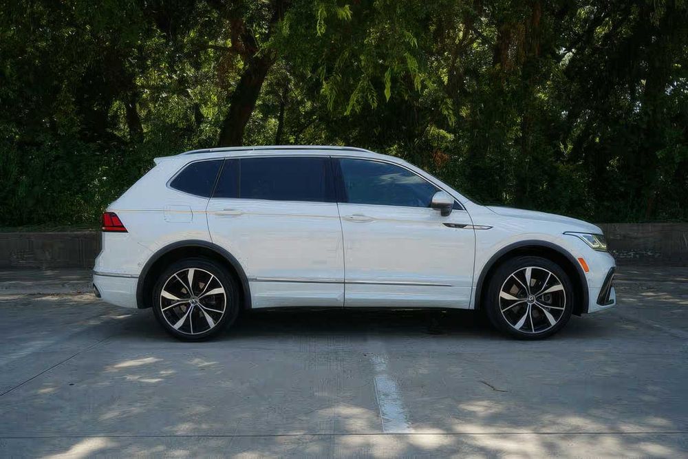 Volkswagen Tiguan      2022