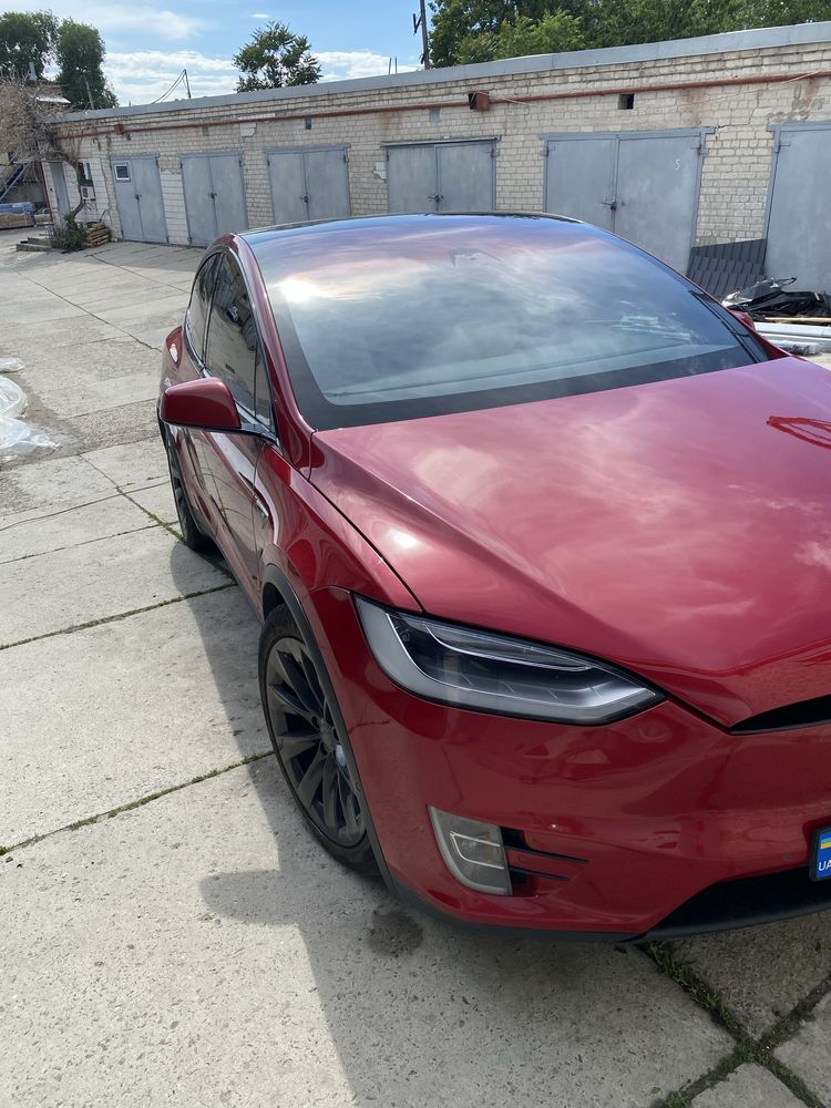 Tesla Model X 90d