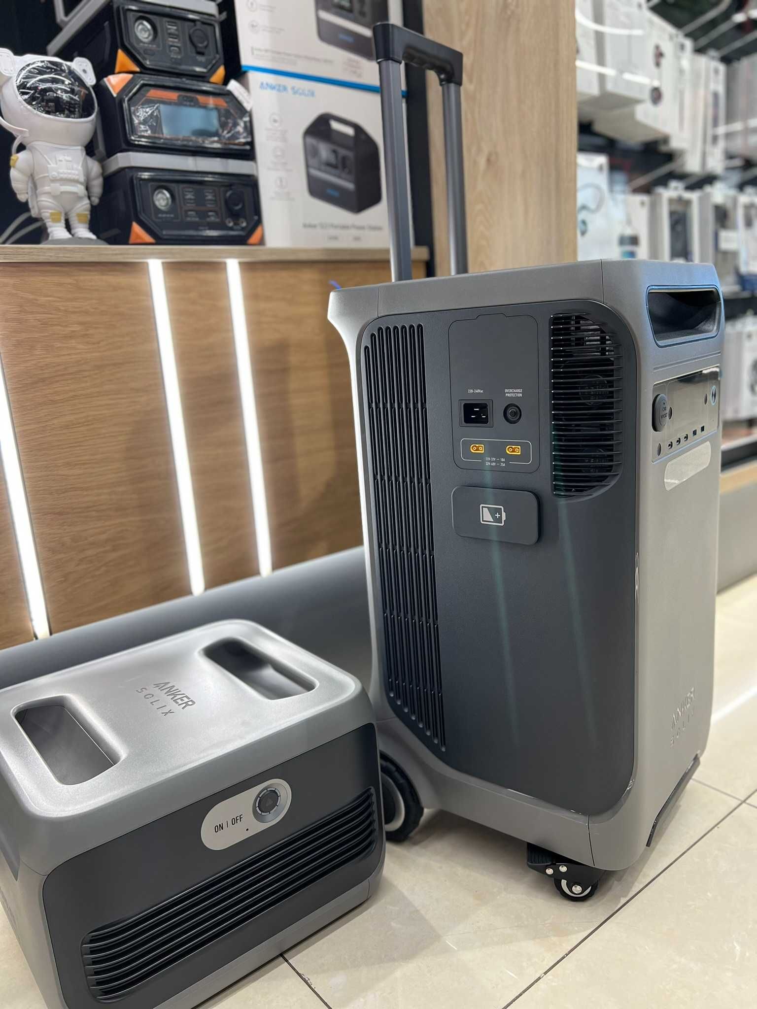 Зарядна станція ANKER SOLIX F3800 - 3840Wh/AC 6000W/100W