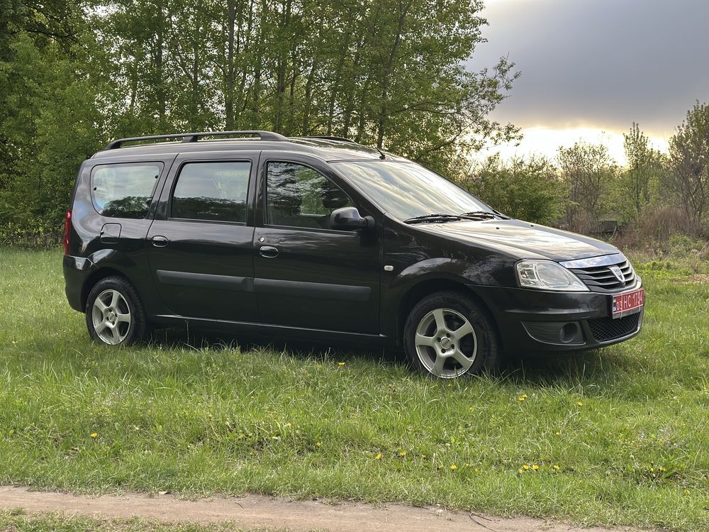 Продам автомобиль Dacia Logan MCV 2009