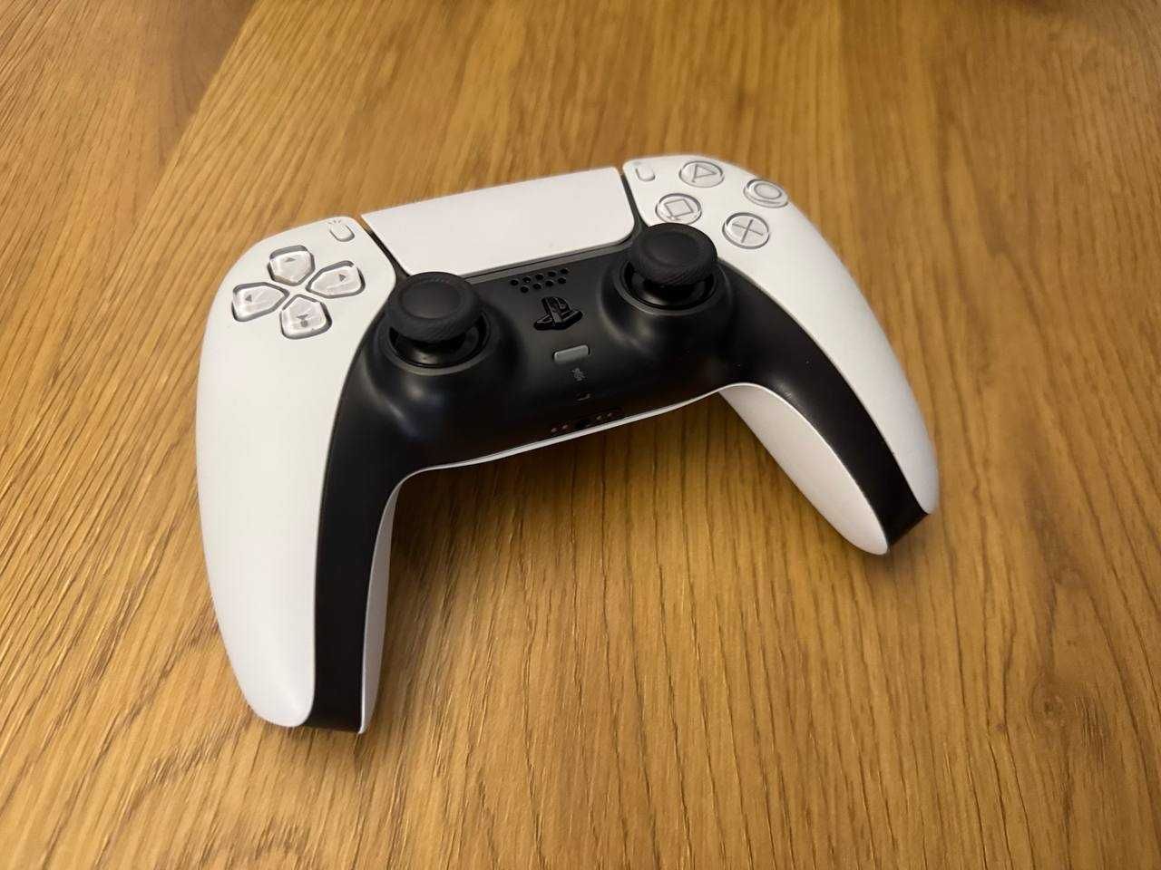 PlayStation 5 (Fat, Blu-Ray, 825GB)