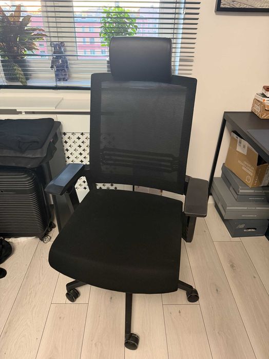 AMSTYLE ARREZZO A1 ergonomiczne krzesło biurowe z zagłówkiem stan BDB