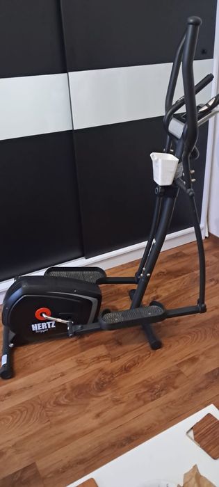 Orbitrek Hertz stigger st2