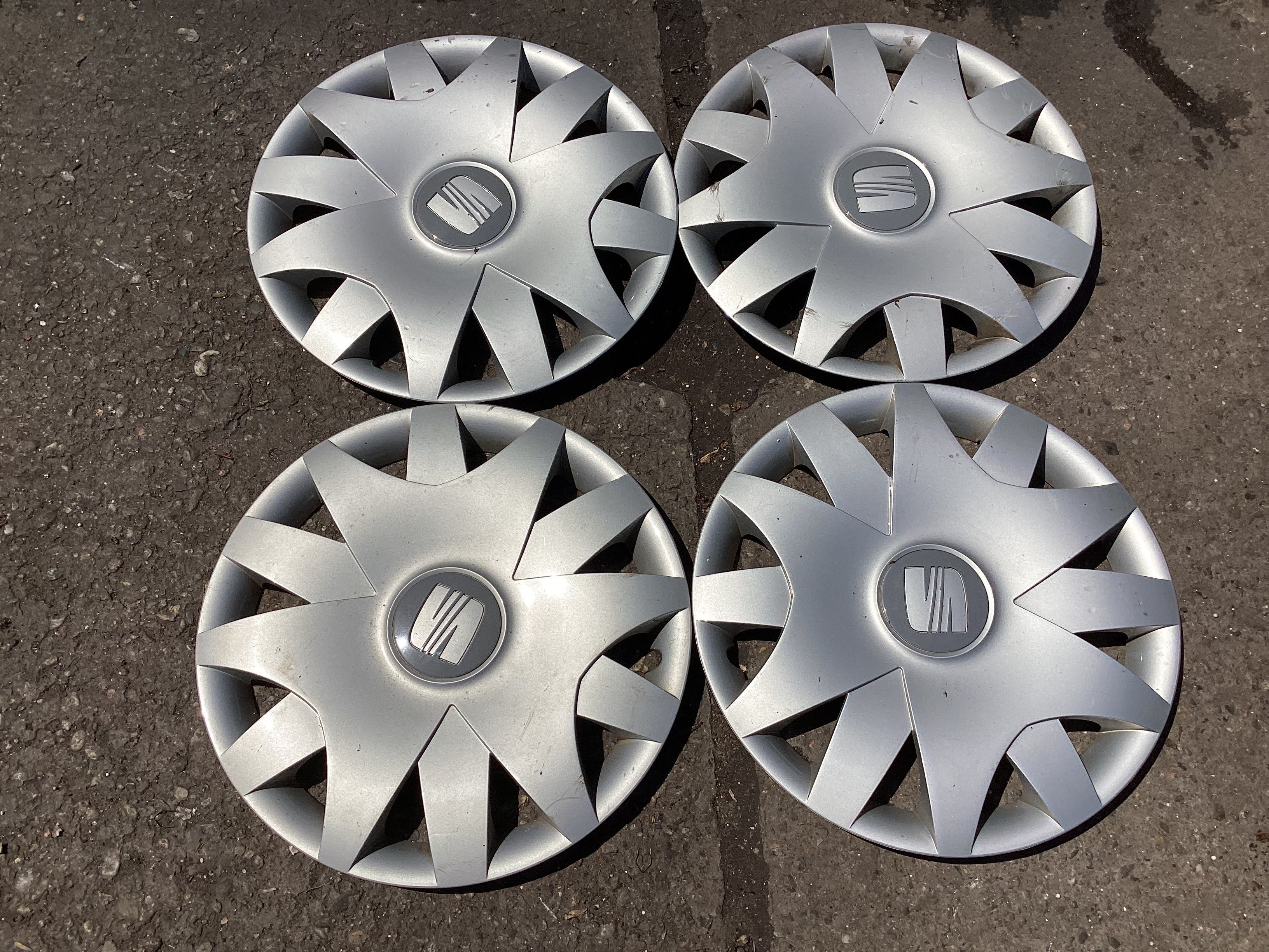 Kołpaki srebrne 15” SEAT oryginalne   15cali    4sztuki
