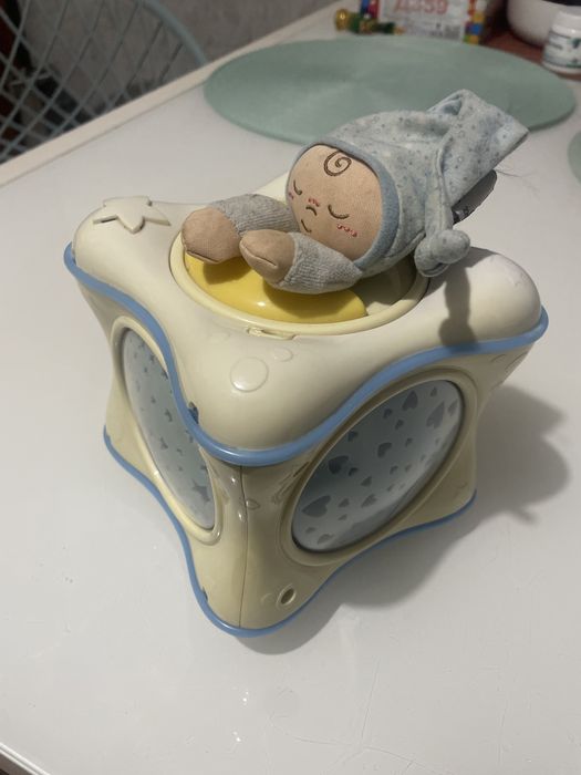 Музичний нічник-проектор Chicco Веселка Cube блакитний (02430.20)