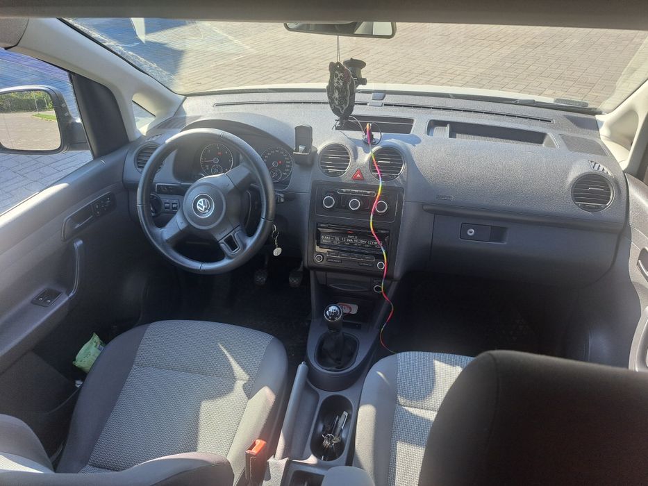 Sprzedam VW Caddy 1.6 TDI rocznik 2012