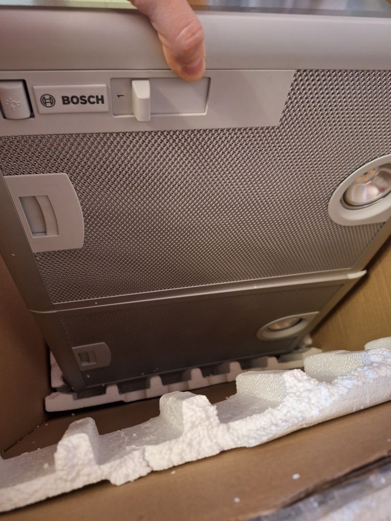 BOSCH кухонна витяжка вбудована