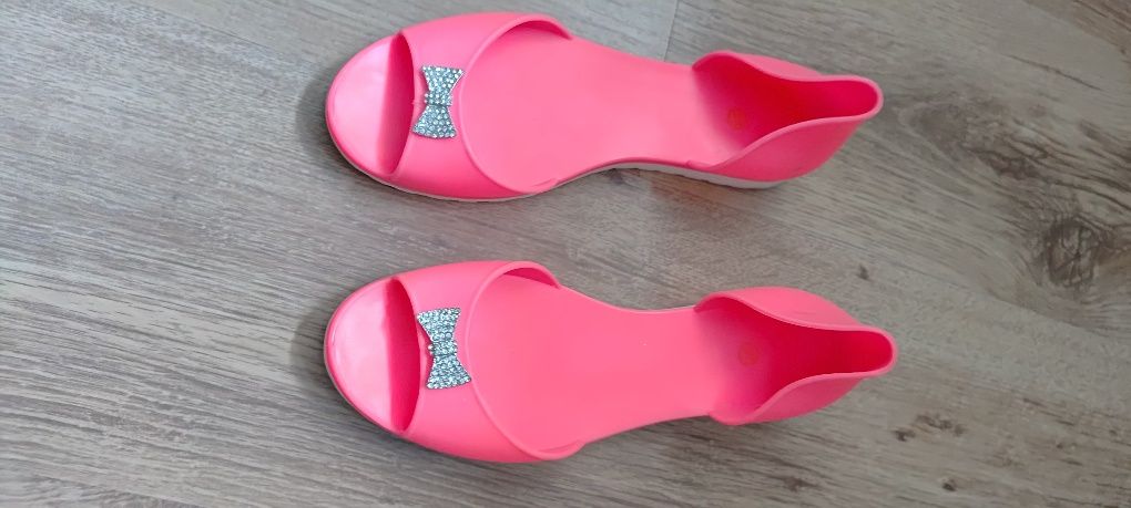 Buty różowe gumowe
