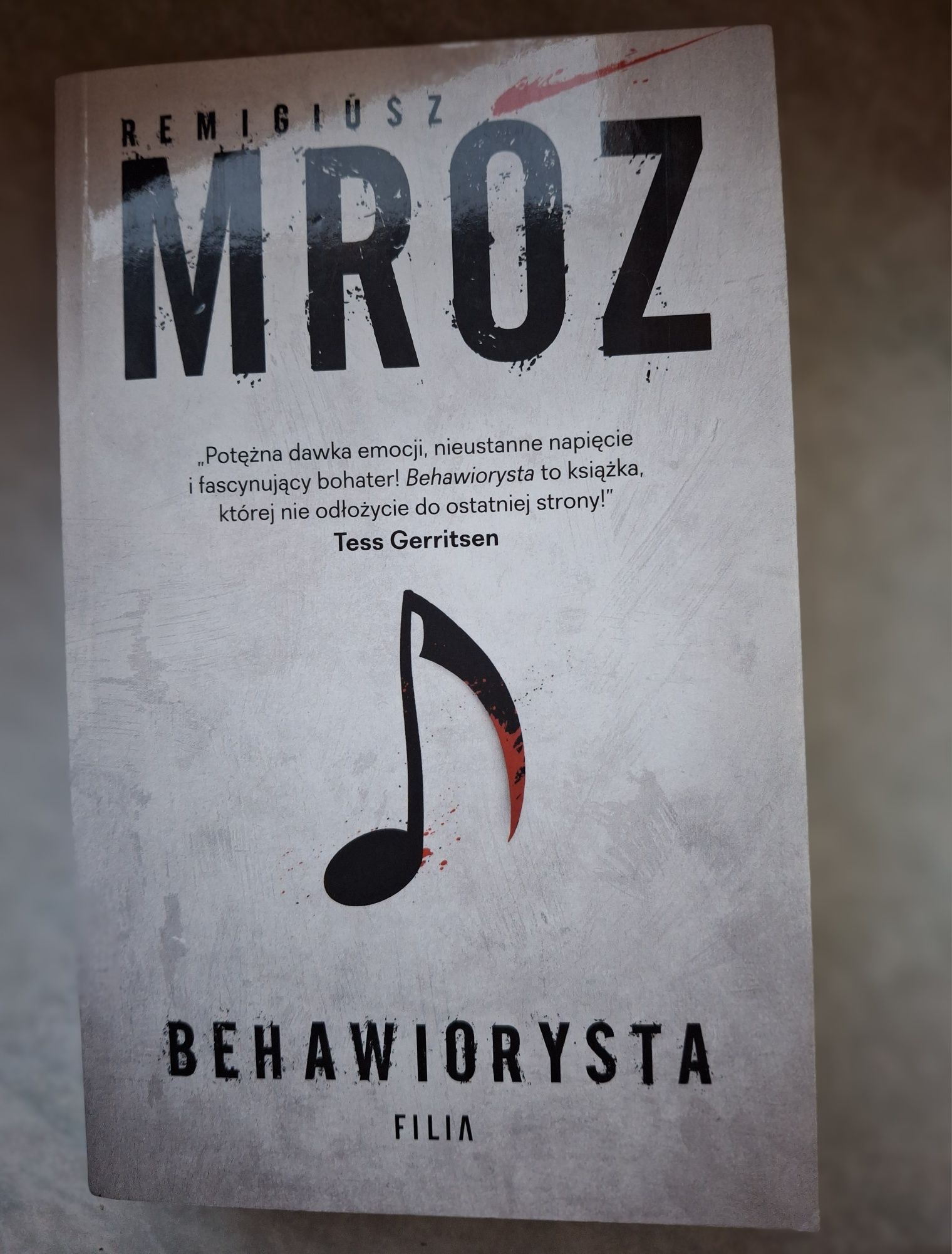 Remigiusz Mróz " Trawers" I "Behawiorysta"