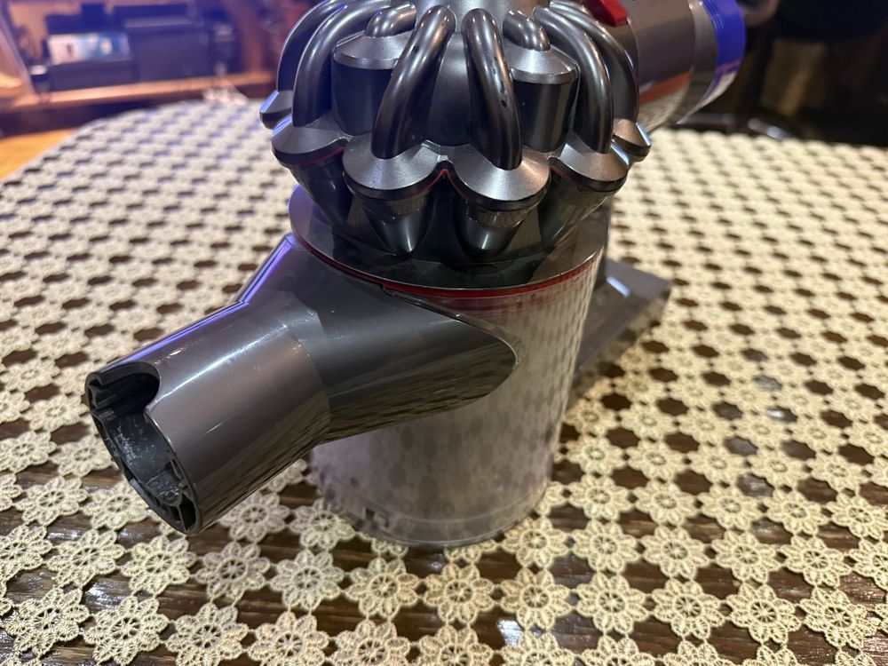 Odkurzacz Dyson v8