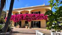 Fantástica Moradia localizada perto do resort de Vila Sol e Vilamoura