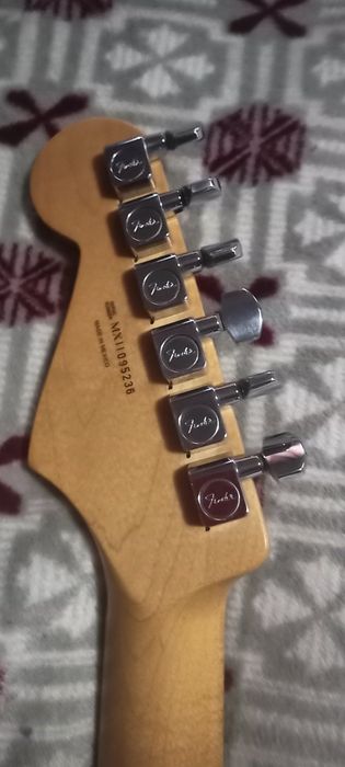 Гітара Fender Stratocaster