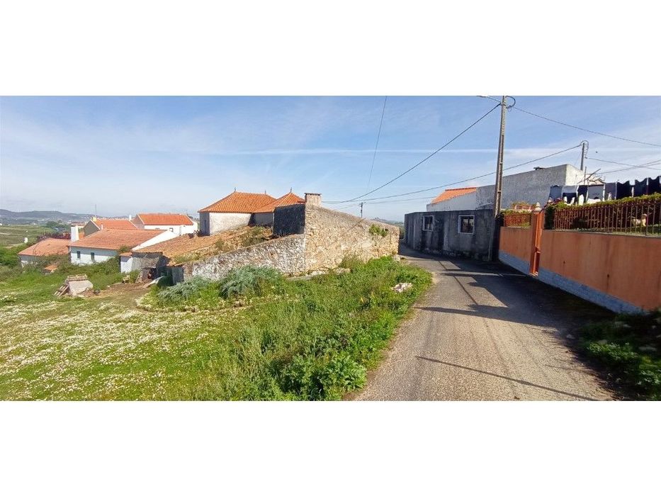 Casa Em Ruína Com Projeto Perto De Mafra