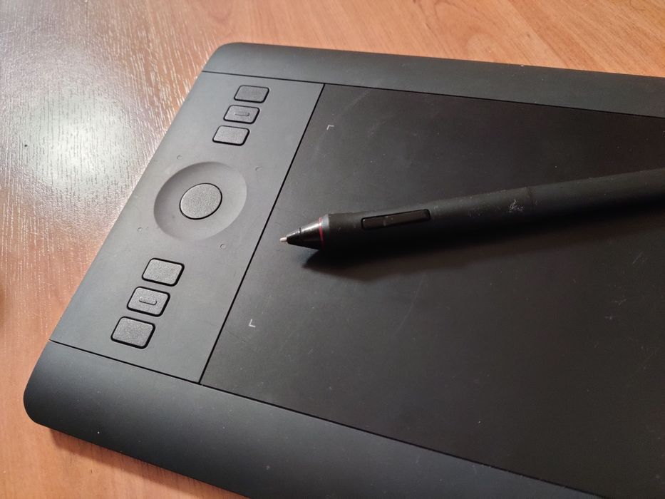 Графічний планшет Wacom Intuos PRO S PTH-451