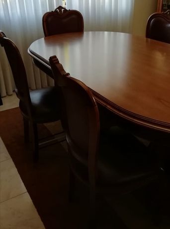 Mesa de sala de jantar + 6 cadeiras em pele