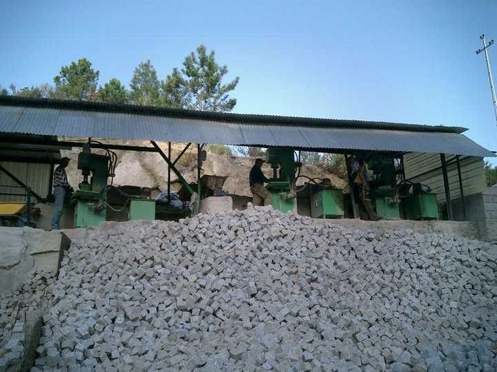 Paralelos e Cubos de Granito