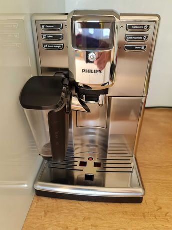 Automatyczny ekspres do kawy Philips LatteGo Series 5000 EP5335/10
