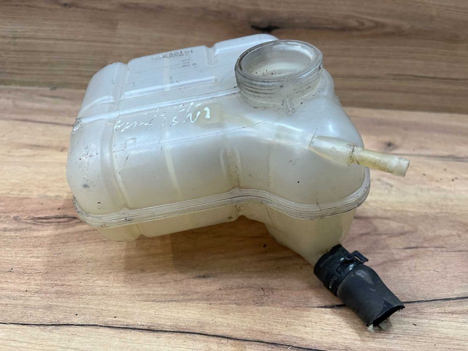 Zbiorniczek wyrównawczy Opel Insignia