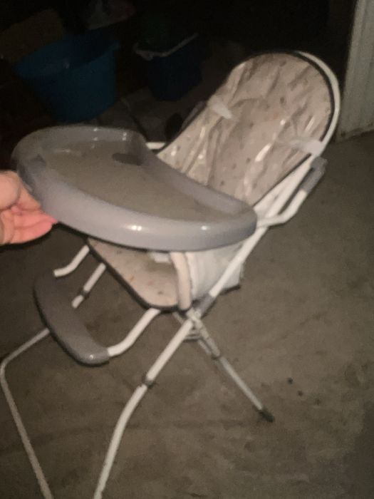 Vendo cadeira de refeicao infantil