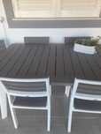 mesa de jardim extensível com 6 cadeiras praticamente nova